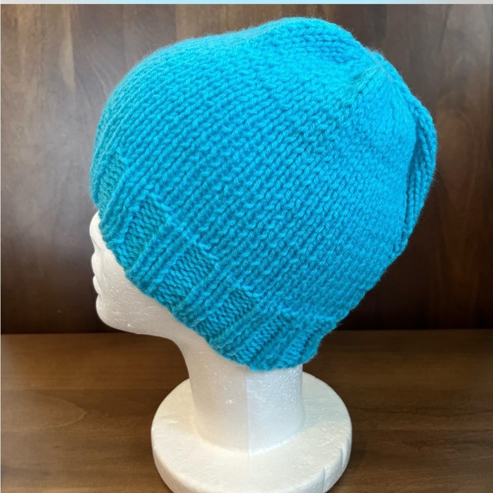 One Size Handmade knit Hat. New. Blue